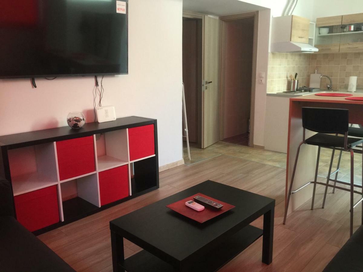 Loutraki Hostel Ngoại thất bức ảnh