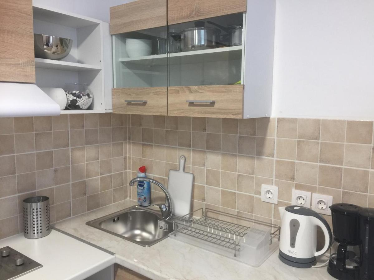 Loutraki Hostel Ngoại thất bức ảnh